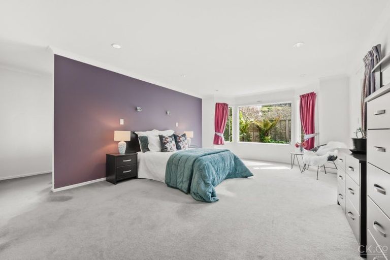 Photo of property in 41 Arahiwi Grove, Tirohanga, Lower Hutt, 5010