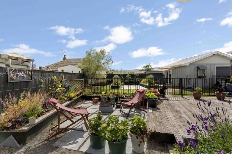 Photo of property in 16 Totara Street, Otaki, 5512