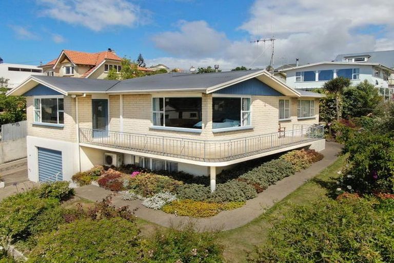Photo of property in 18 Wharfe Street, South Hill, Oamaru, 9400