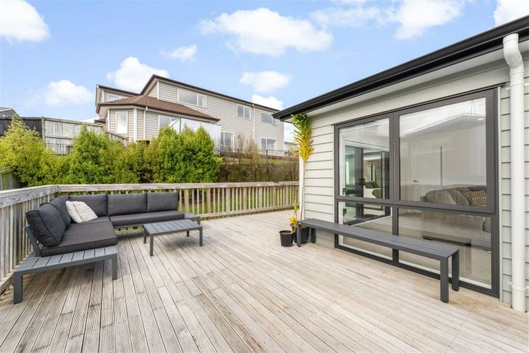 Photo of property in 9 Kahu Close, Orewa, 0931