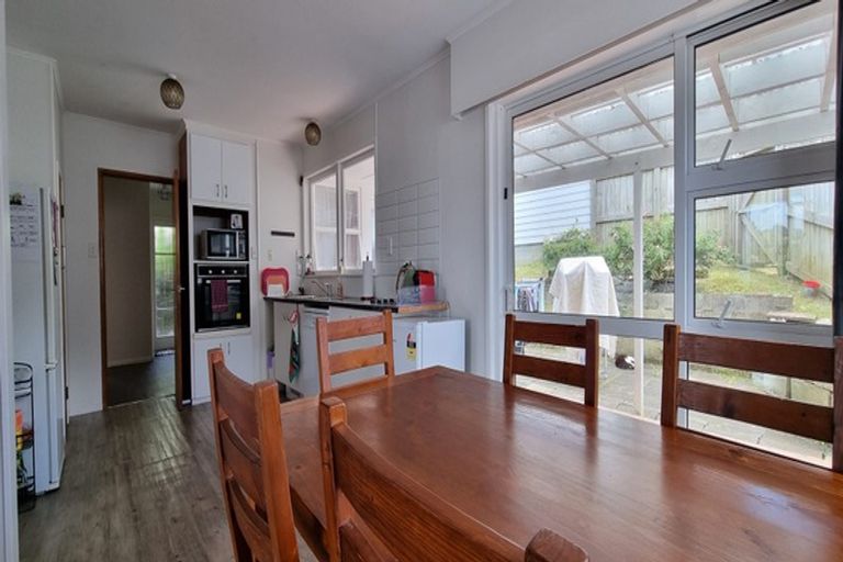 Photo of property in 44 Compton Street, Hillcrest, Auckland, 0627