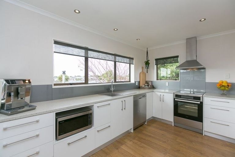 Photo of property in 22 Culzean Grove, Bell Block, New Plymouth, 4312