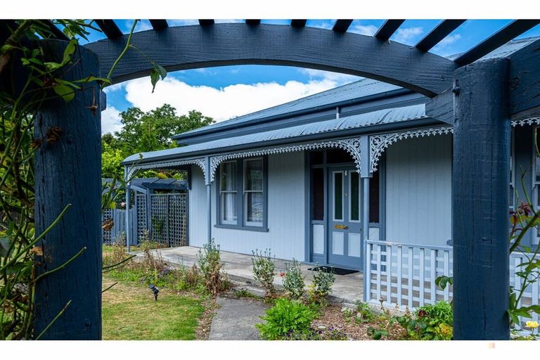 Photo of property in 42 Campbell Street, Geraldine, 7930