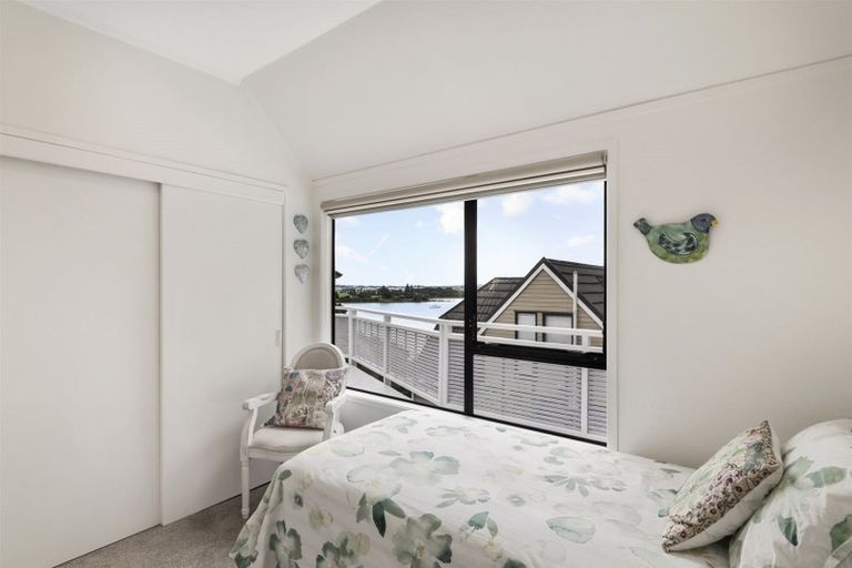 Photo of property in 1/34 Oruamo Place, Beach Haven, Auckland, 0626