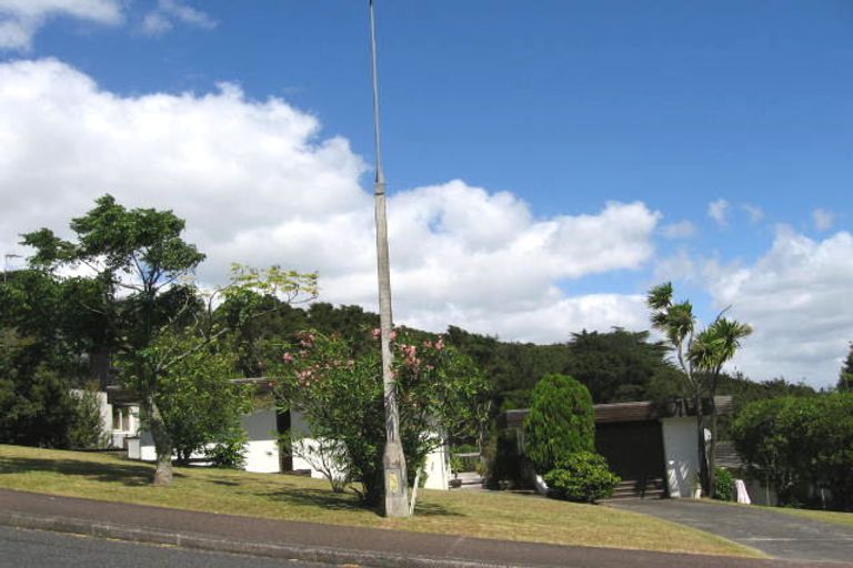 Photo of property in 16 Simon Ellice Drive, Bayview, Auckland, 0629