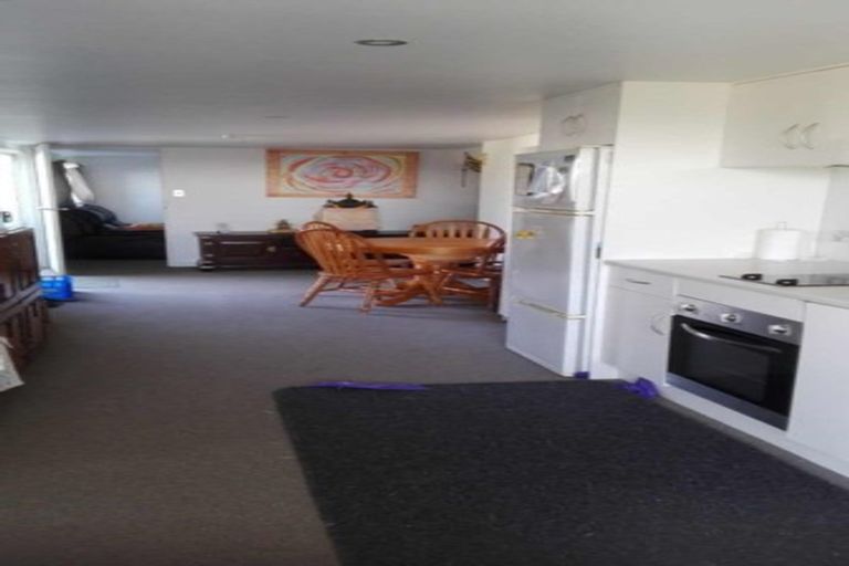 Photo of property in 120 Sunset Road, Unsworth Heights, Auckland, 0632