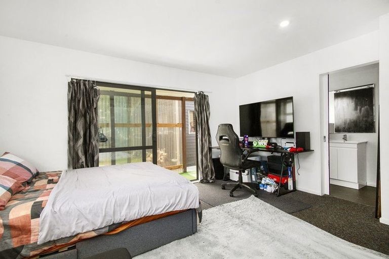 Photo of property in 11 Wainuiomata Road, Wainuiomata, Lower Hutt, 5014