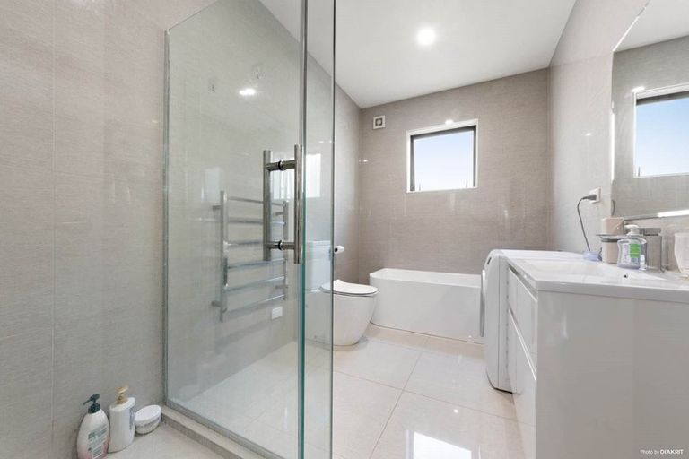 Photo of property in 34a Hope Farm Avenue, Pakuranga Heights, Auckland, 2010