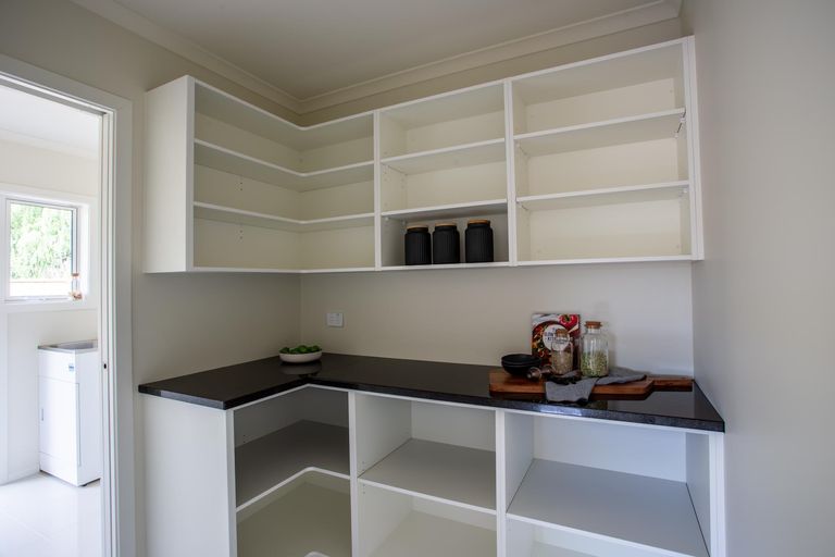 Photo of property in 62 Feist Street, Carterton, 5713