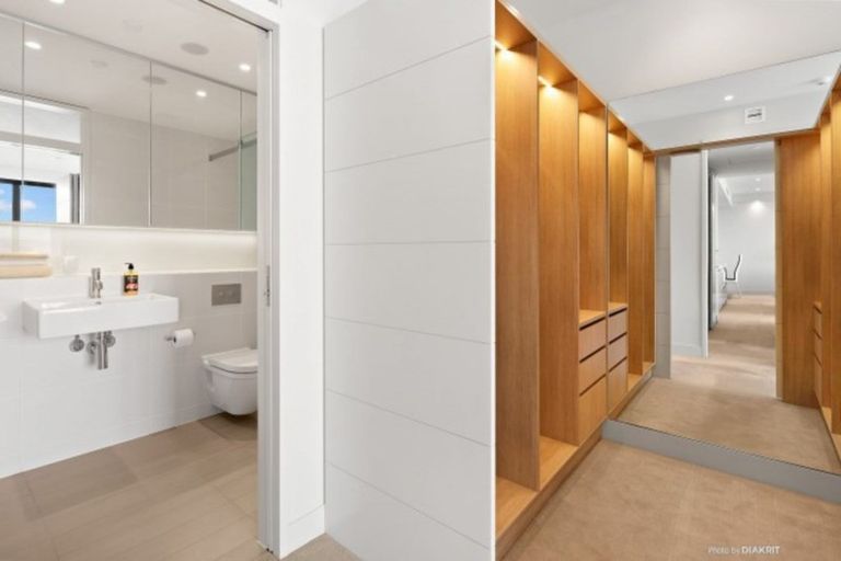 Photo of property in Clyde Quay Wharf, 2a/6 Clyde Quay Wharf, Te Aro, Wellington, 6011