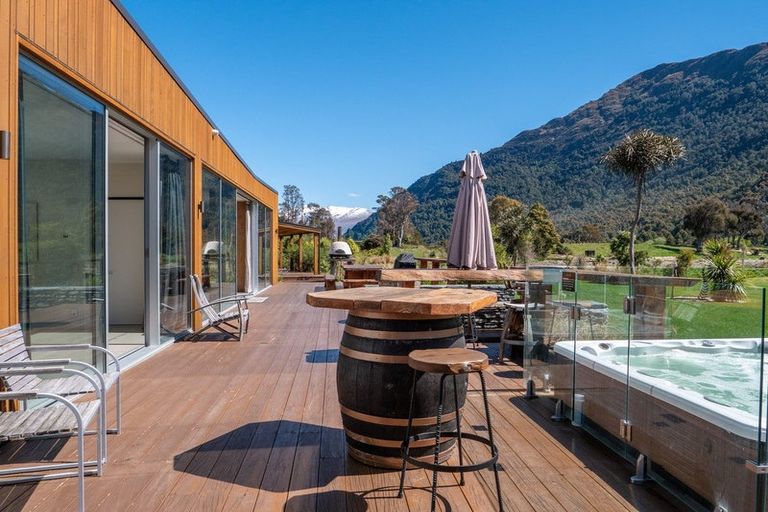 Photo of property in 46 Tui Drive, Mount Creighton, Queenstown, 9371