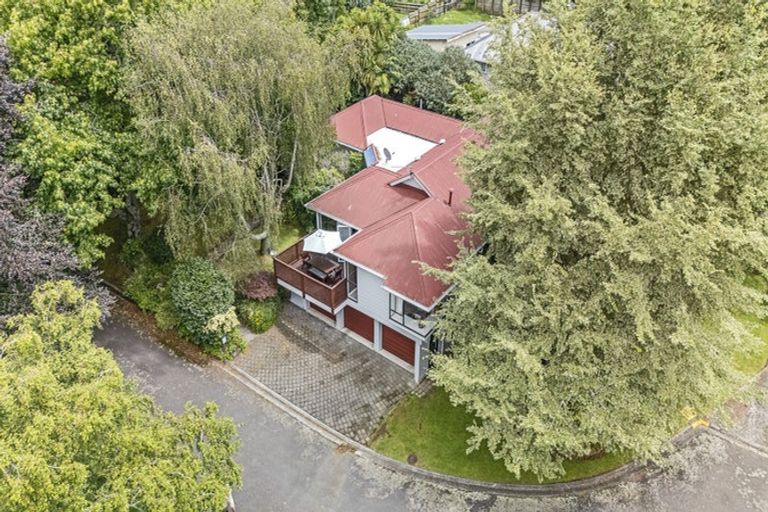 Photo of property in 6a Spencer Place, Merrilands, New Plymouth, 4312