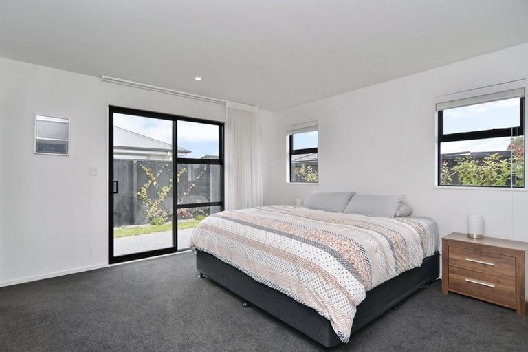 Photo of property in 28 Tara Crescent, Woodend, 7610