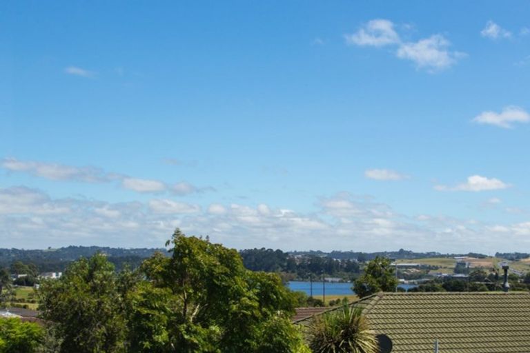 Photo of property in 13 Merida Place, Unsworth Heights, Auckland, 0632