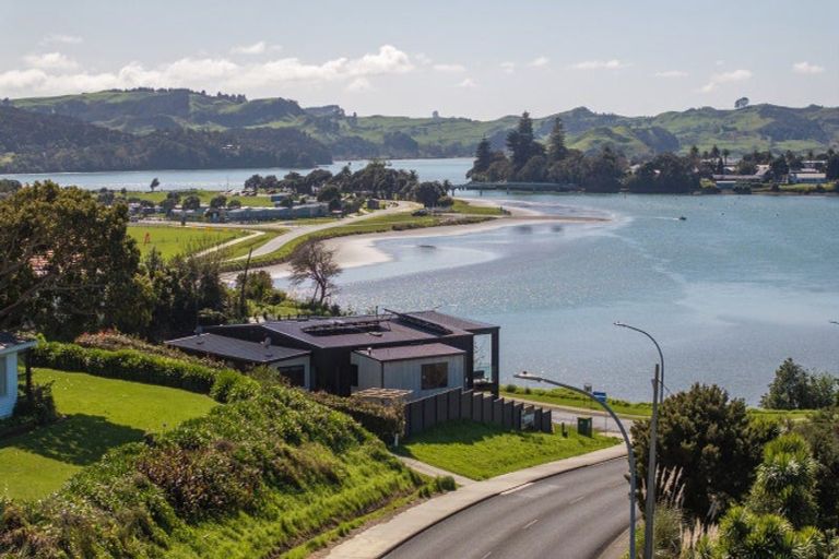 Photo of property in 2a Marine Parade, Raglan, 3225