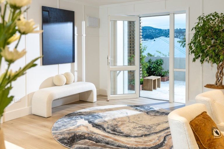 Photo of property in Hamilton Flats, 1/9 Hawker Street, Mount Victoria, Wellington, 6011