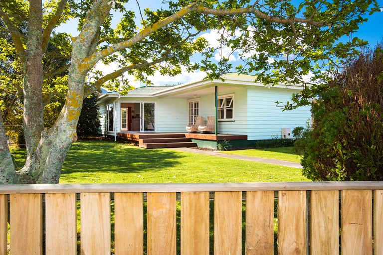 Photo of property in 21 Turenne Street, Inner Kaiti, Gisborne, 4010