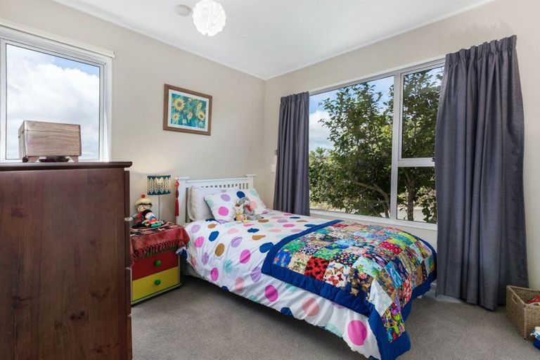 Photo of property in 89 Kahu Road, Paremata, Porirua, 5024