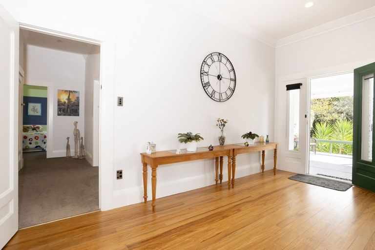 Photo of property in 11 Haronga Road, Inner Kaiti, Gisborne, 4010