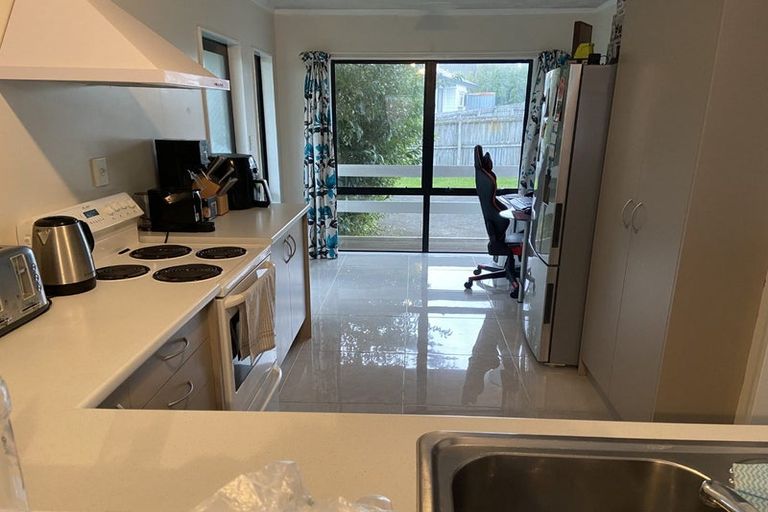 Photo of property in 26 Miriam Corban Heights, Henderson, Auckland, 0612