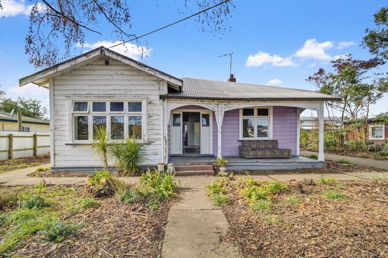 Photo of property in 10 Williams Street, Otane, 4202