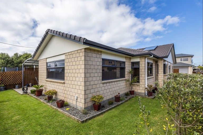 Photo of property in 28 Riverside Road, Orewa, 0931