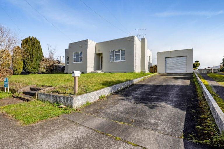 Photo of property in 11 Caplen Street, Hawera, 4610
