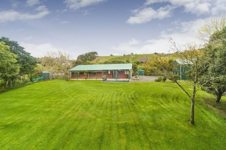 Photo of property in 274 Turitea Road, Turitea, Palmerston North, 4472