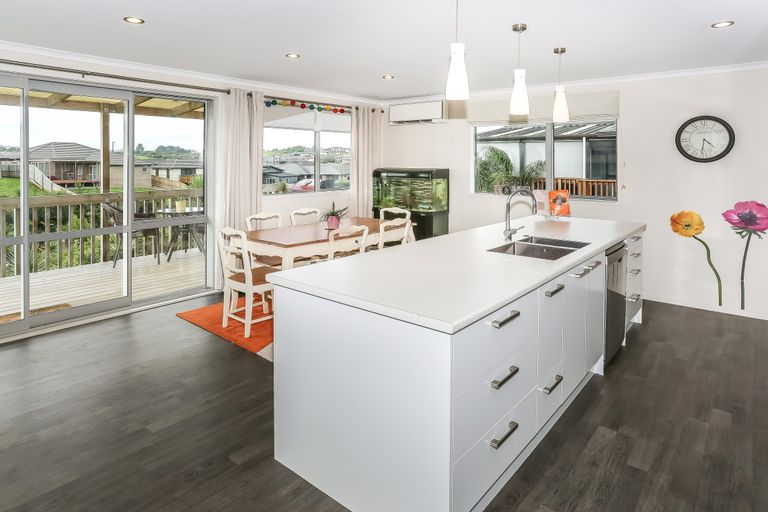 Photo of property in 68 Helenslee Road, Pokeno, 2402