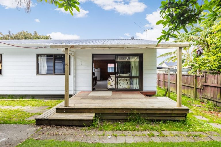 Photo of property in 2/41 Alfriston Road, Manurewa East, Auckland, 2102
