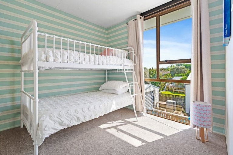 Photo of property in 1 Shearwater Street, One Tree Point, 0118