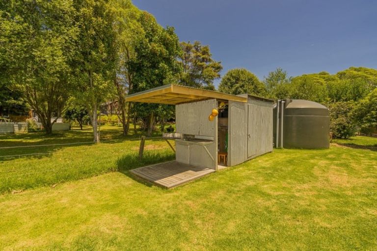 Photo of property in 8 Pumpkin Flat Road, Kuaotunu, Whitianga, 3592