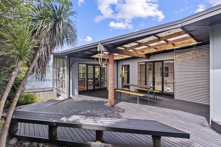 Photo of property in 28 Eatwell Avenue, Paraparaumu Beach, Paraparaumu, 5032