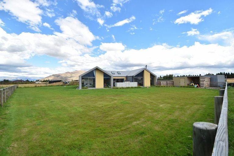 Photo of property in 21 Peak Drive, Twizel, 7901