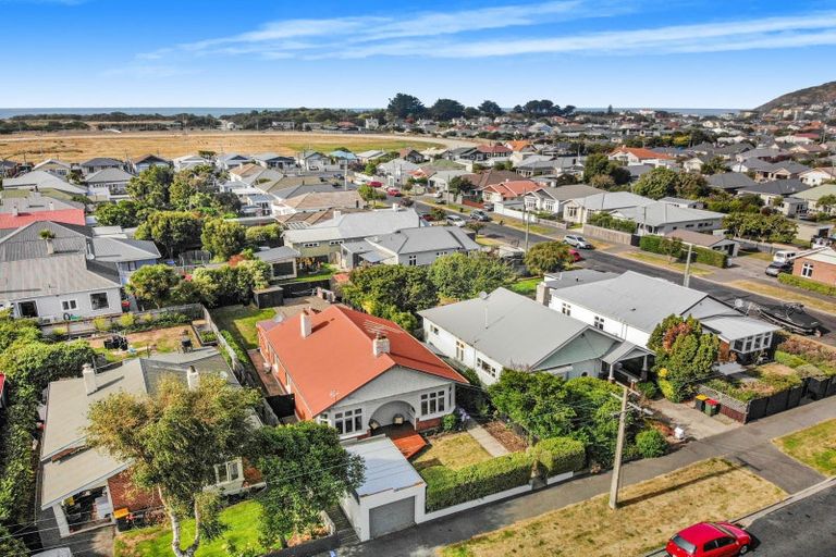 Photo of property in 43 Hargest Crescent, Saint Kilda, Dunedin, 9012