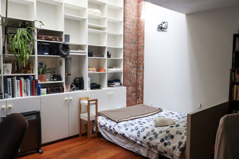 Photo of property in Courtenay Mews Apartments, 5/14 Alpha Street, Te Aro, Wellington, 6011