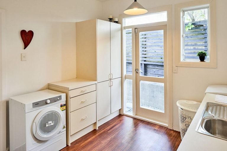 Photo of property in 1 Singers Road, Korokoro, Lower Hutt, 5012