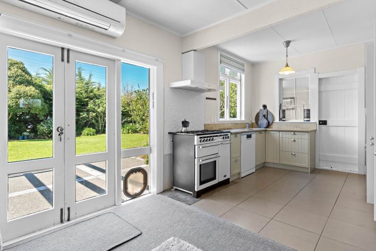 Photo of property in 91 Jellicoe Street, Martinborough, 5711