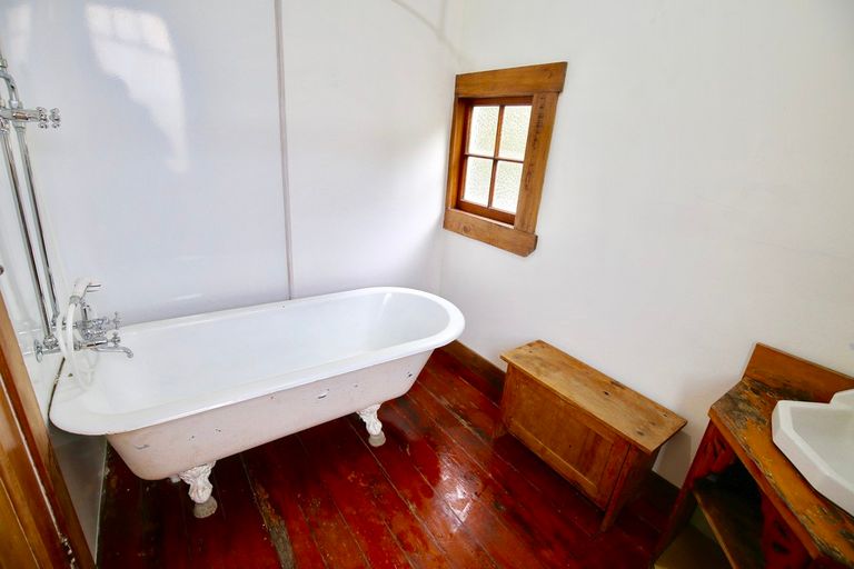 Photo of property in 15 Makomako Street, Frankton, Hamilton, 3204