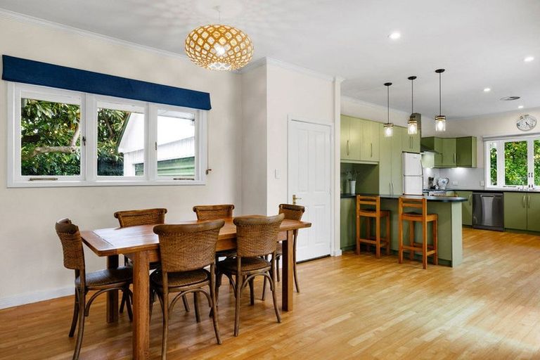 Photo of property in 142 Williams Street, Cambridge, 3434