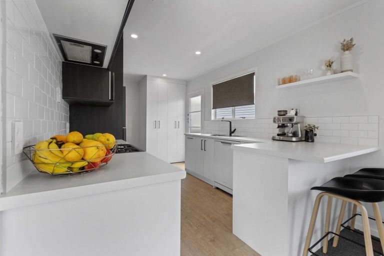 Photo of property in 14 Rosendale Avenue, Spotswood, New Plymouth, 4310