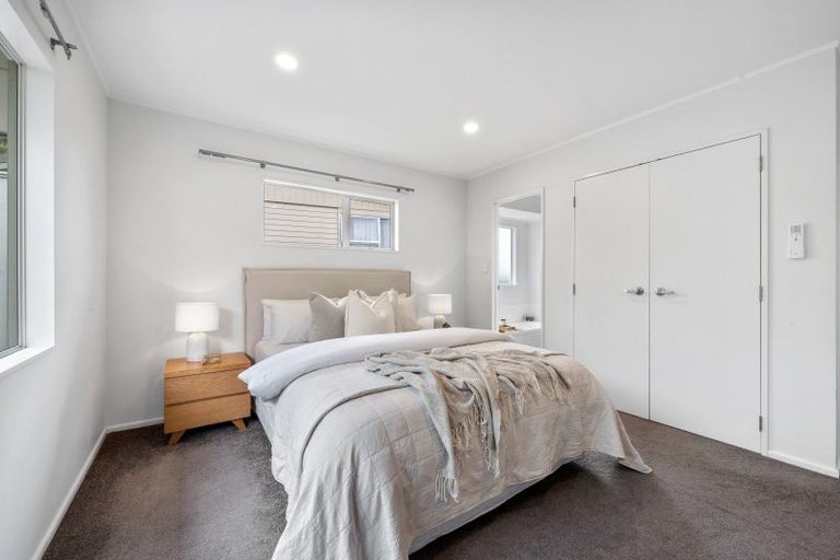 Photo of property in 54 Walworth Avenue, Pakuranga Heights, Auckland, 2010