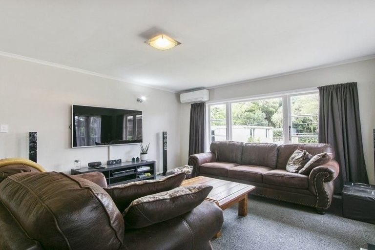 Photo of property in 4 Coast Road, Wainuiomata, Lower Hutt, 5014