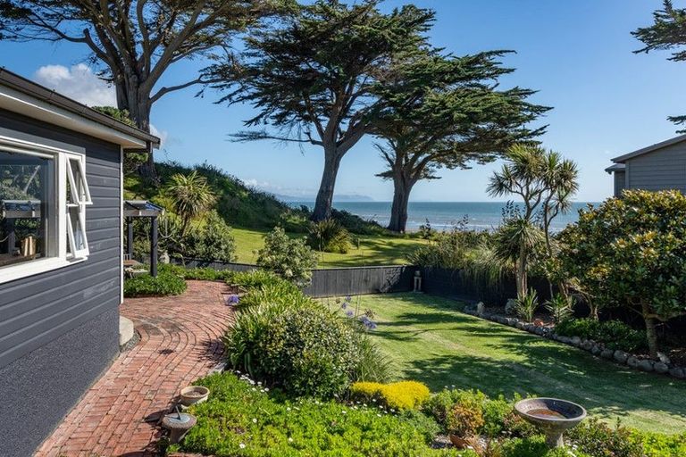 Photo of property in 33 Tainui Street, Raumati Beach, Paraparaumu, 5032