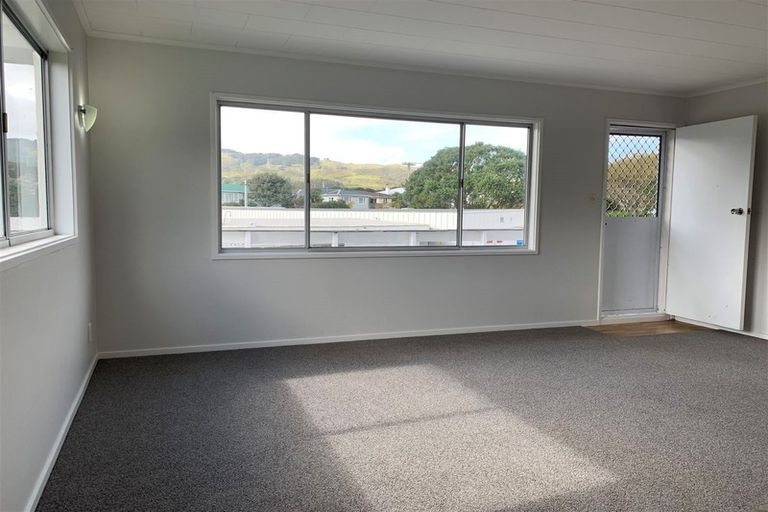 Photo of property in 4/1 Proctor Lane, Tawa, Wellington, 5028