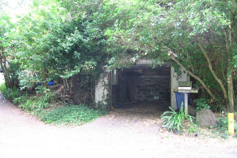 Photo of property in 19 Valley Road, Titirangi, Auckland, 0604