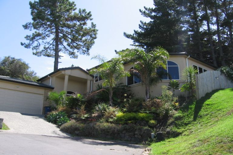 Photo of property in 9 Falstone Lane, Browns Bay, Auckland, 0630