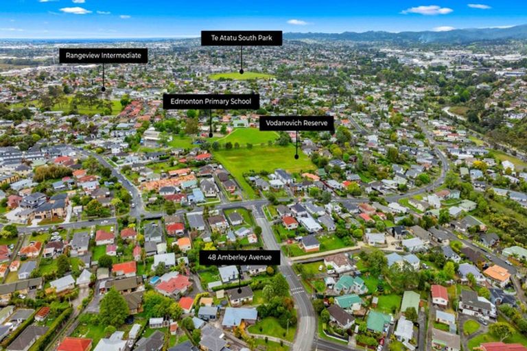 Photo of property in 48 Amberley Avenue, Te Atatu South, Auckland, 0610