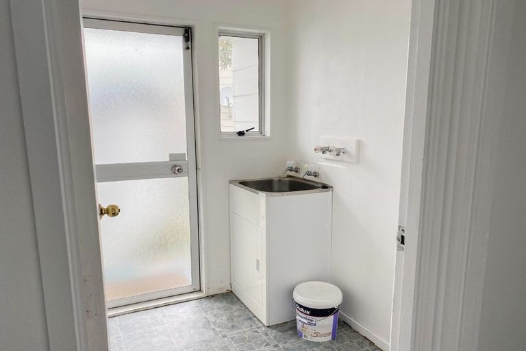 Photo of property in 129 Aviemore Drive, Highland Park, Auckland, 2010