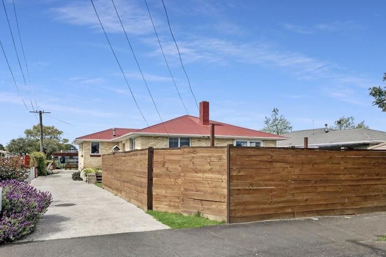 Photo of property in 52 Vardon Road, St Andrews, Hamilton, 3200